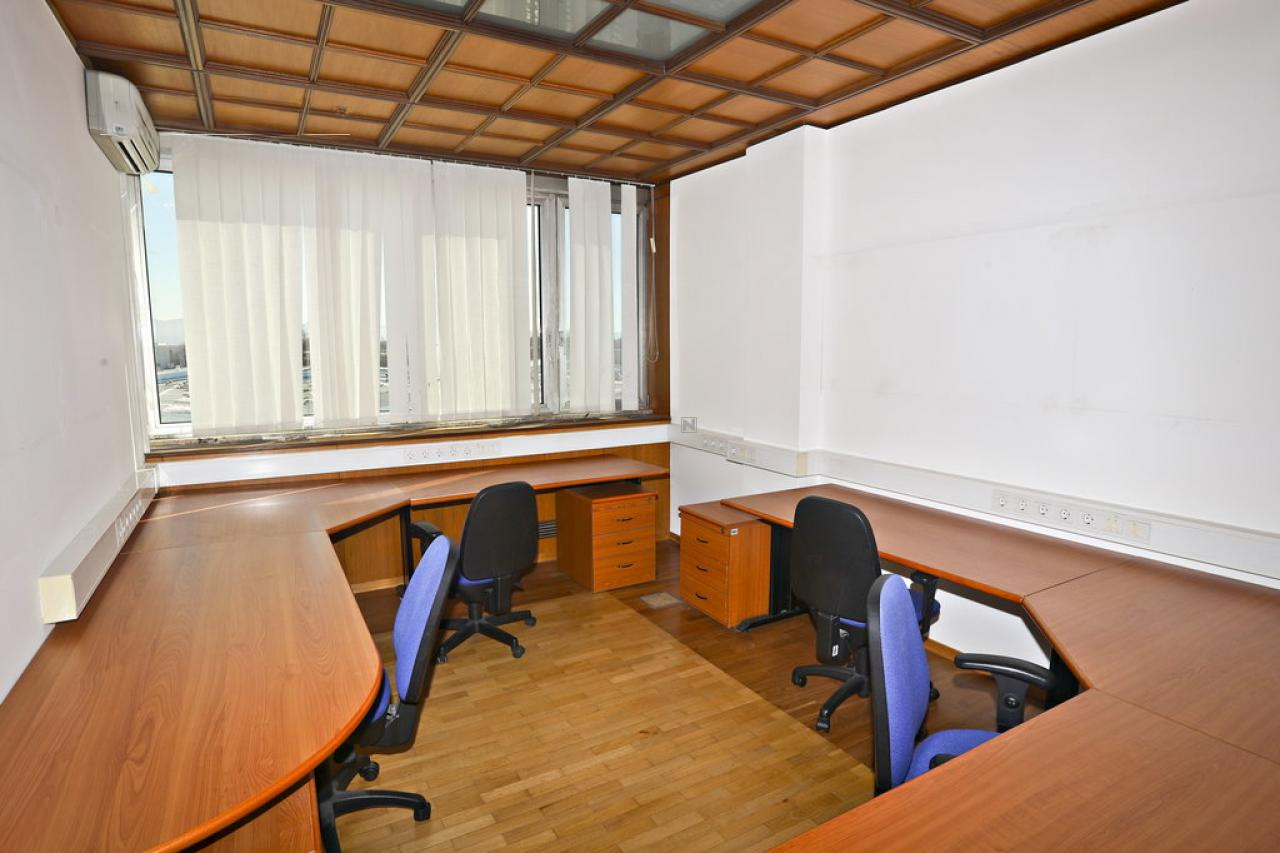 Офис в Любляне, Словения, 661 м² - фото 11