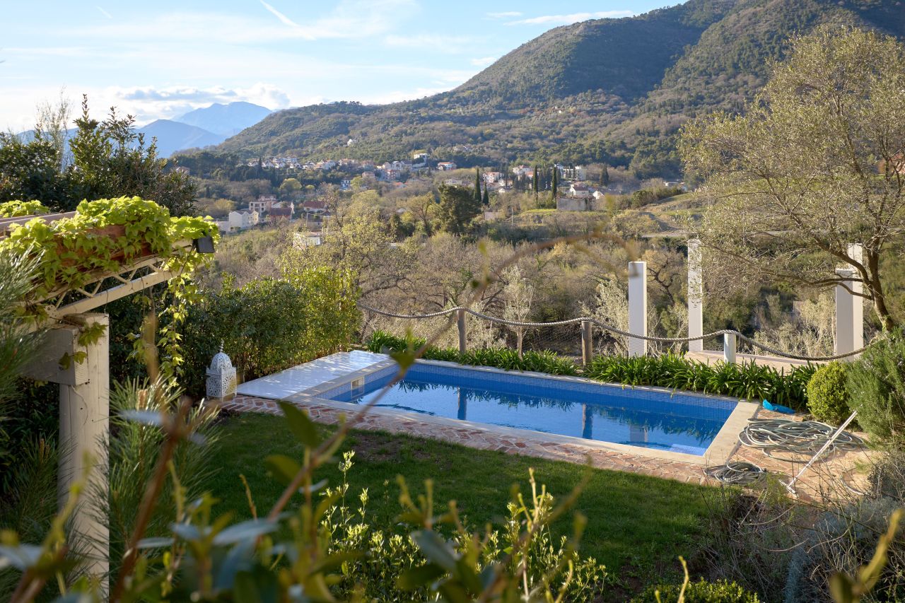 Вилла в Тивате, Черногория, 158 м² - фото 3