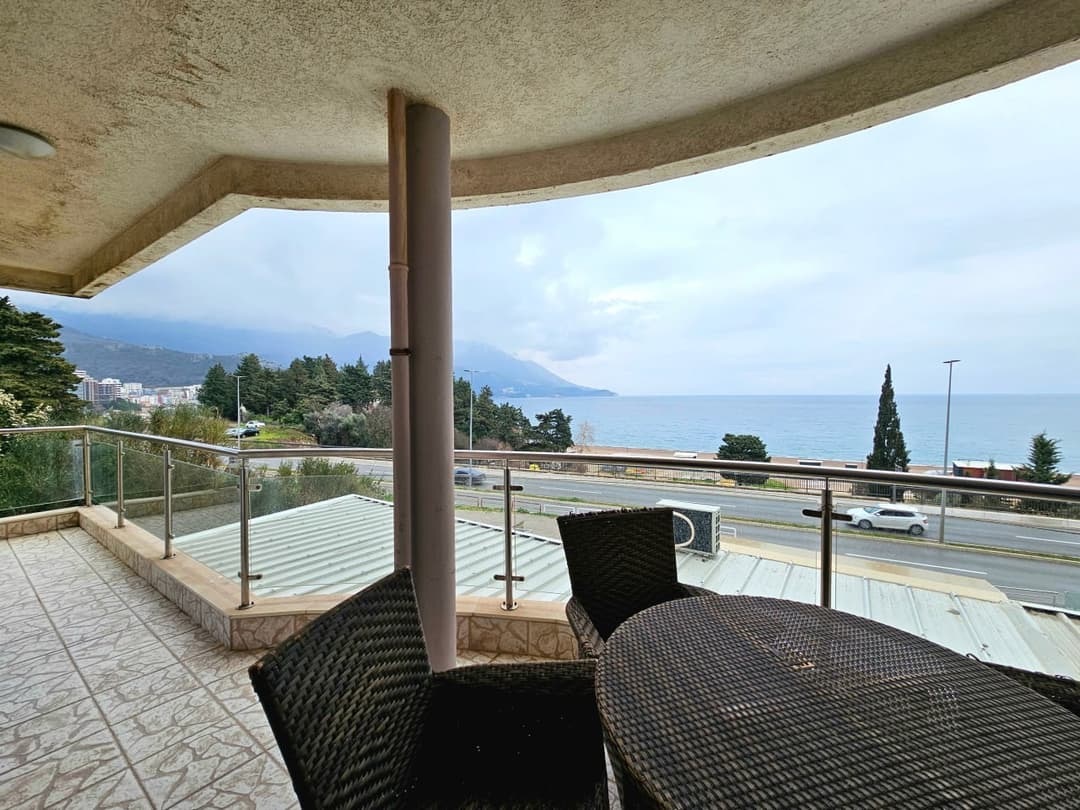 Квартира в Бечичи, Черногория, 100 м² - фото 1