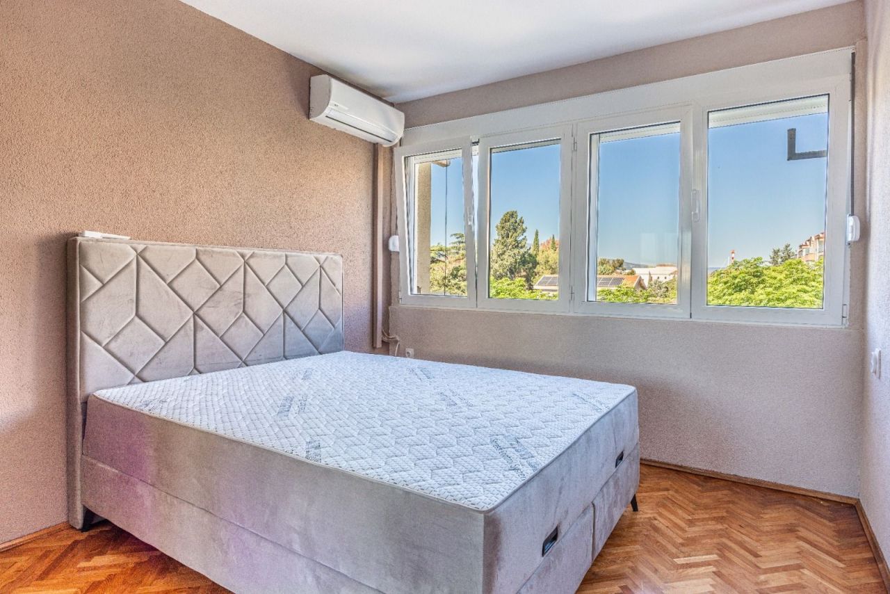 Квартира в Тивате, Черногория, 52 м² - фото 4
