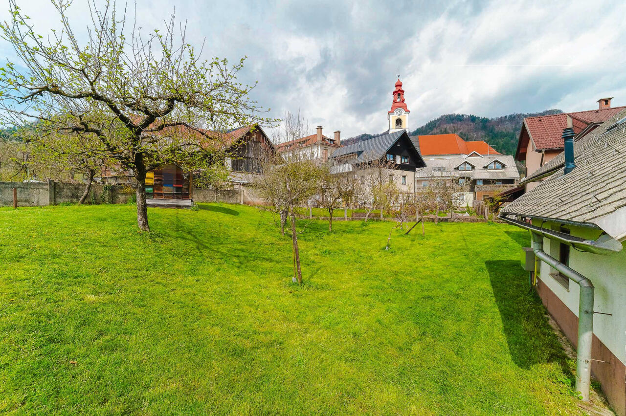 Земля в Радовлице, Словения, 2 096 м² - фото 1