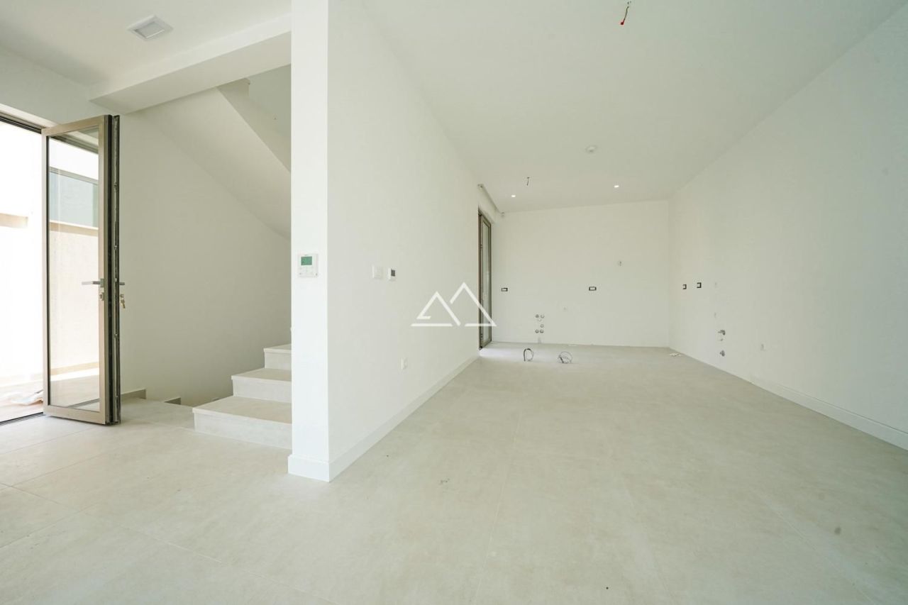 Вилла в Тивате, Черногория, 286 м² - фото 7