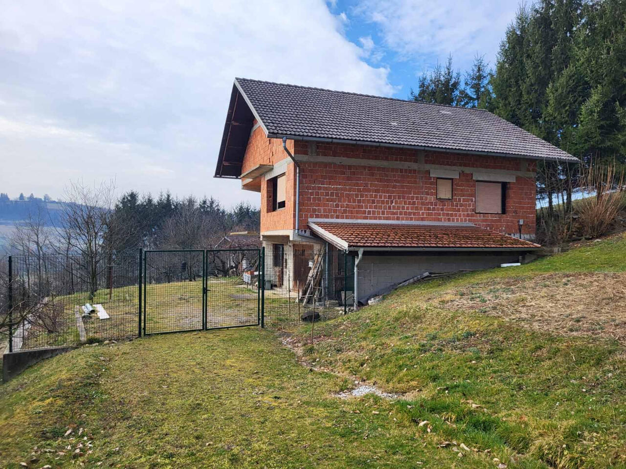 Дом в Шмарье-при-Елшах, Словения, 100 м² - фото 1