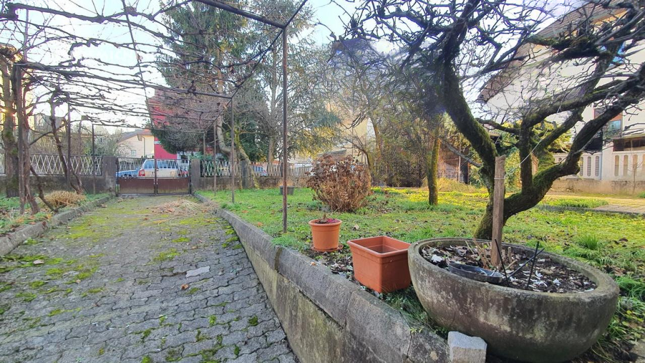 Земля в Любляне, Словения, 587 м² - фото 2