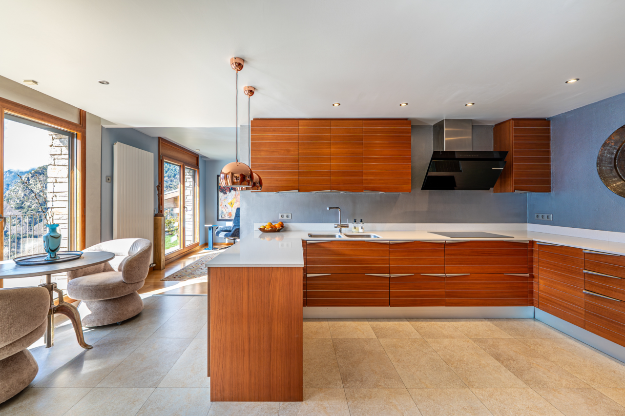 Квартира в Эскальдесе, Андорра, 197 м² - фото 9