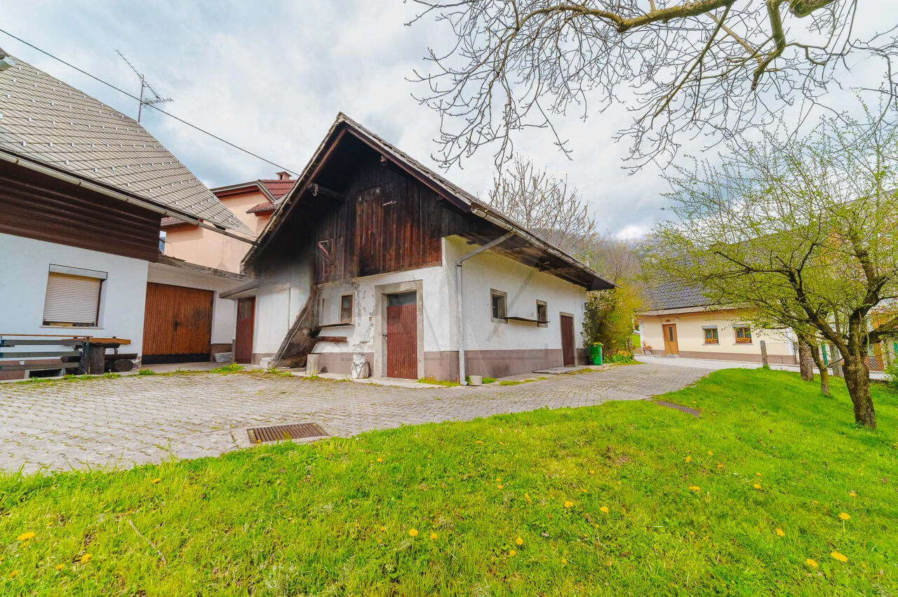 Земля в Радовлице, Словения, 2 096 м² - фото 9