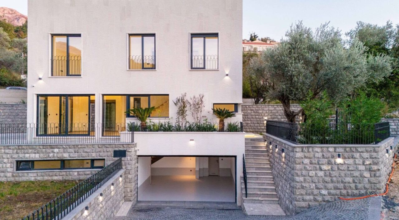 Вилла в Пржно, Черногория, 240 м² - фото 1