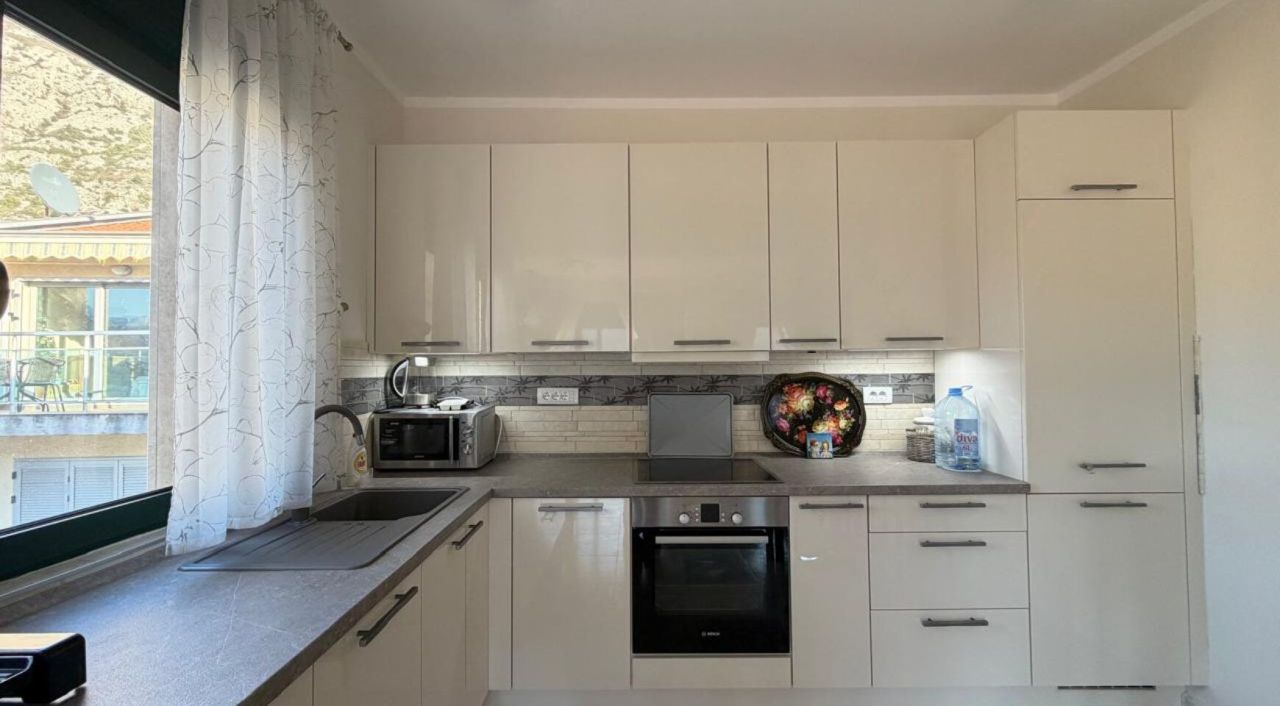 Квартира в Доброте, Черногория, 90 м² - фото 8