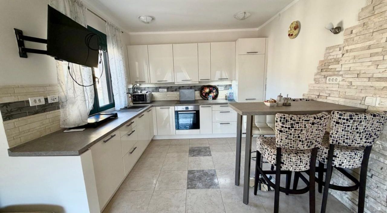 Квартира в Доброте, Черногория, 90 м² - фото 4