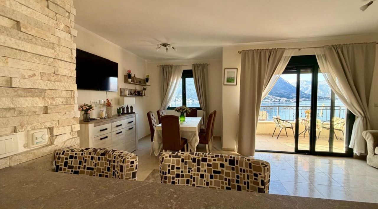 Квартира в Доброте, Черногория, 90 м² - фото 7