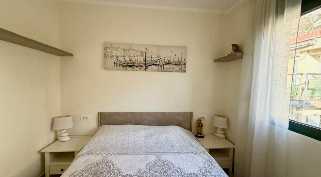 Квартира в Доброте, Черногория, 90 м² - фото 13