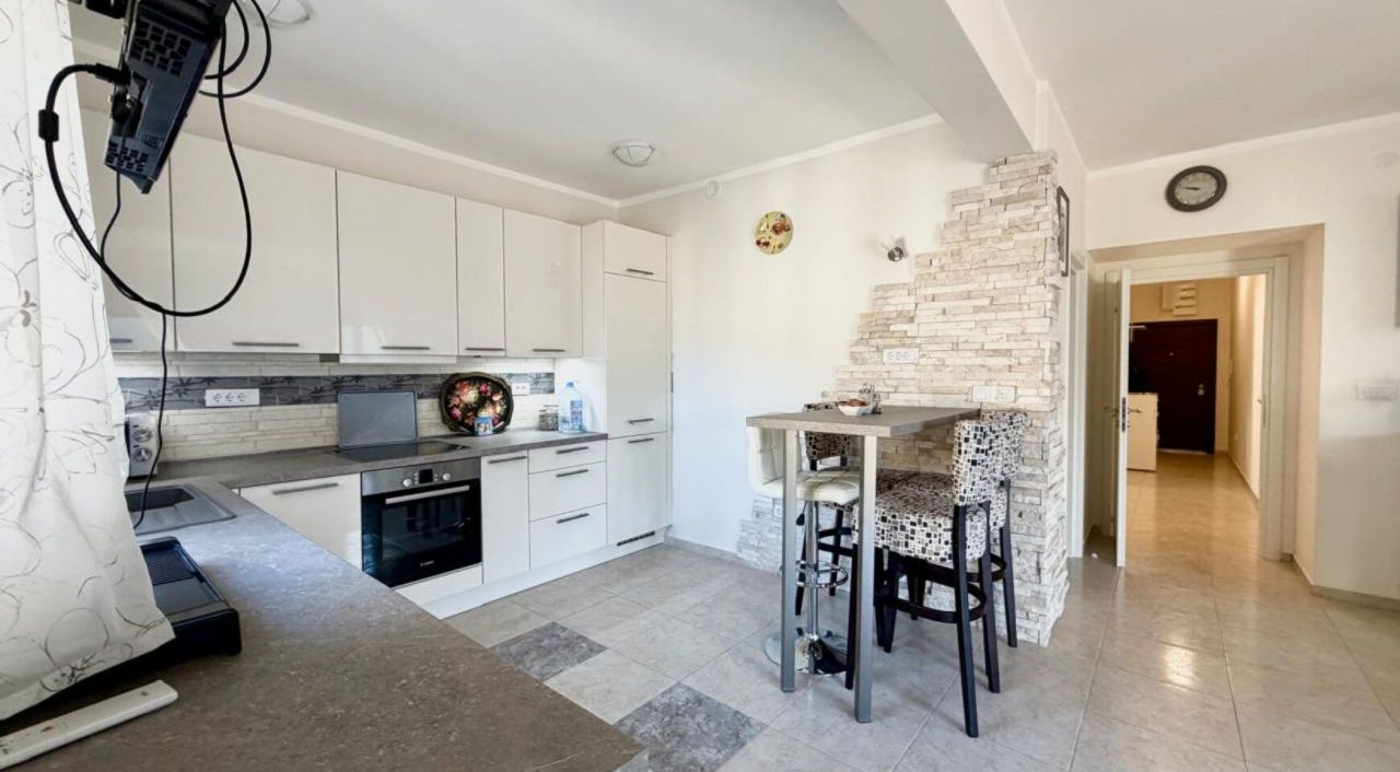 Квартира в Доброте, Черногория, 90 м² - фото 9