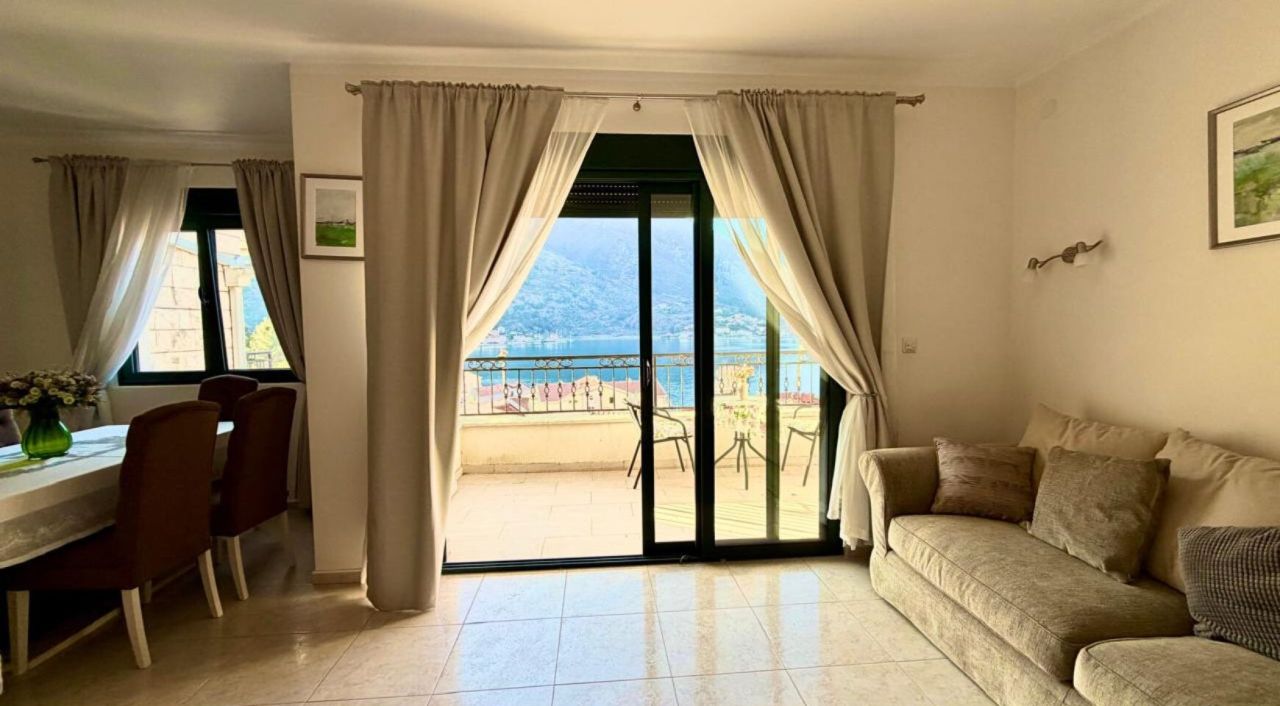 Квартира в Доброте, Черногория, 90 м² - фото 16