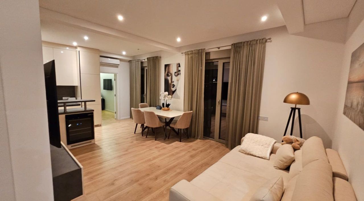 Квартира в Тивате, Черногория, 117 м² - фото 5