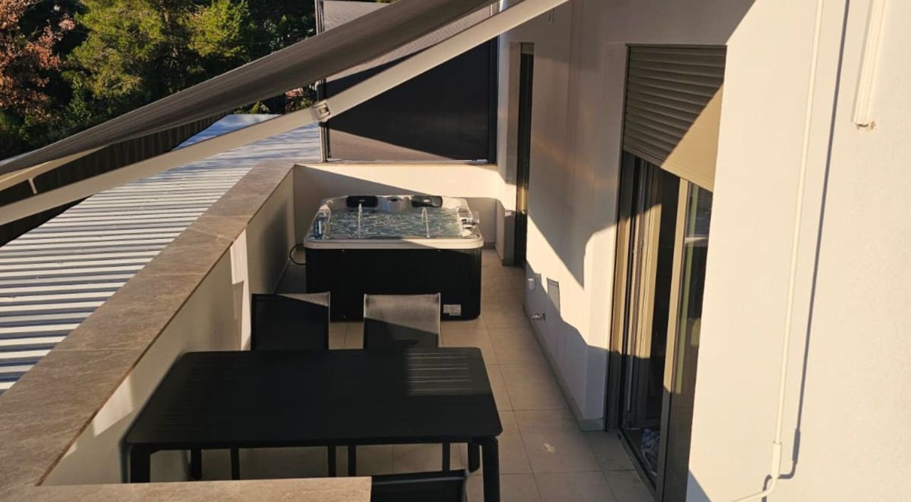 Квартира в Тивате, Черногория, 117 м² - фото 15