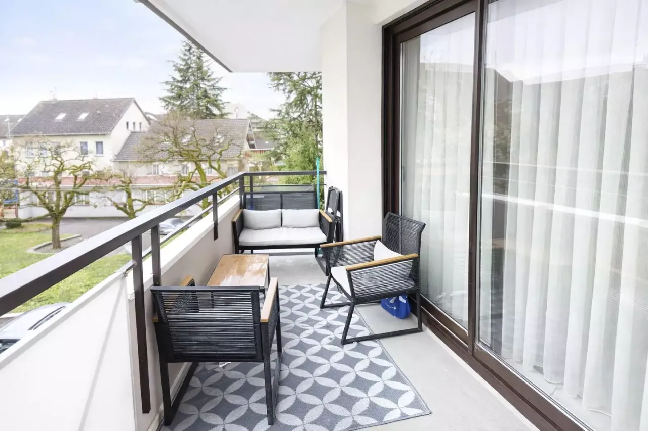 Апартаменты в Эвиан-ле-Бене, Франция, 75 м² - фото 1