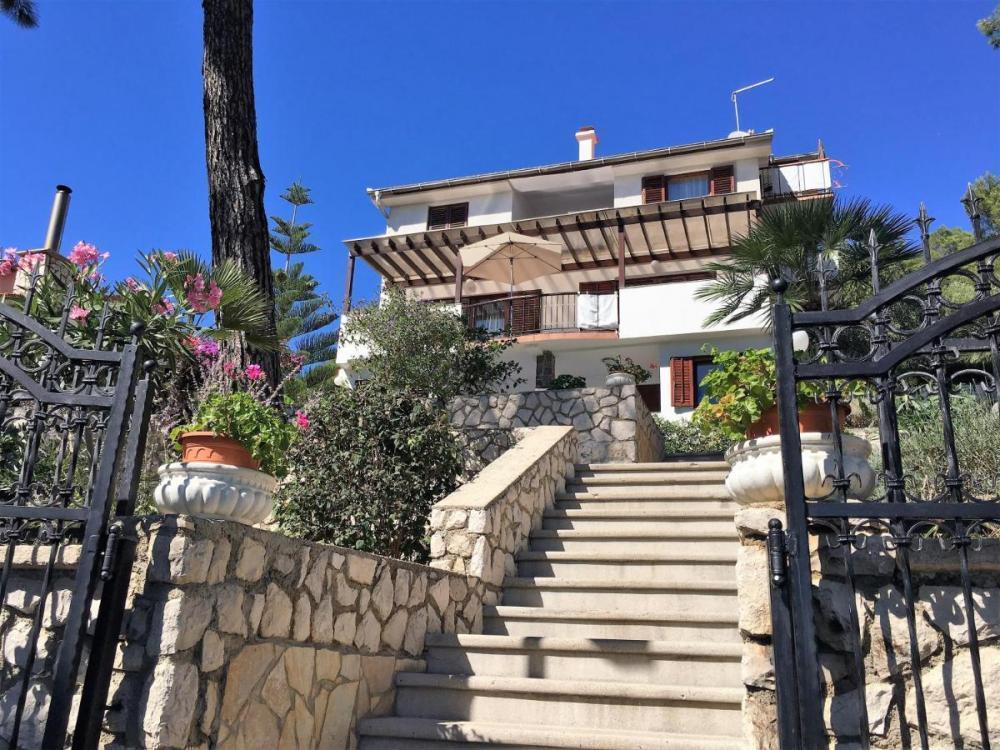 Отель, гостиница на Мали-Лошини, Хорватия, 700 м² - фото 6