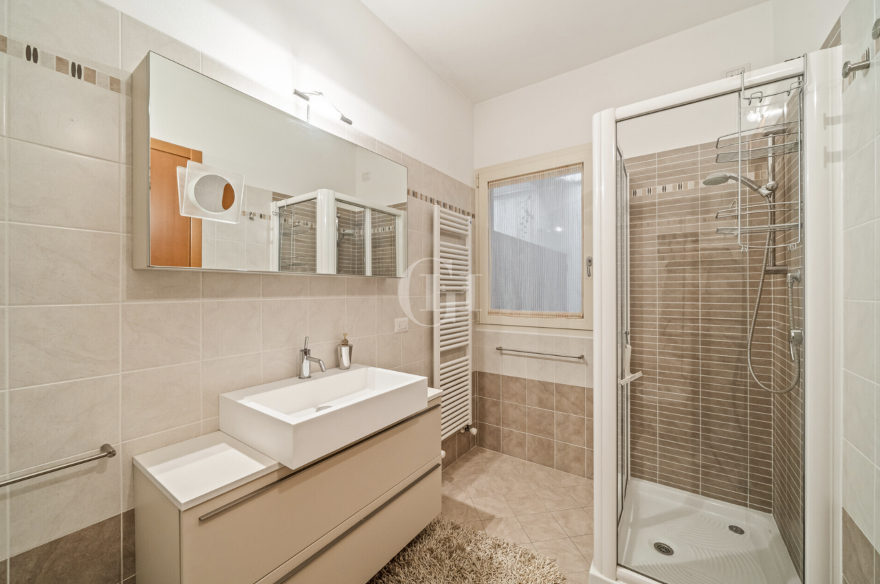 Апартаменты у озера Гарда, Италия, 94 м² - фото 15