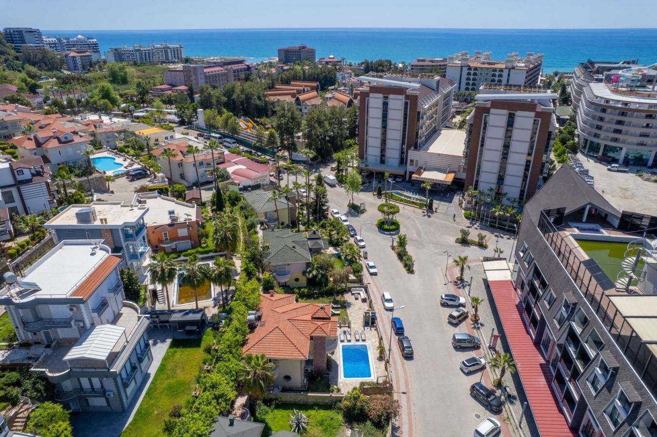Апартаменты в Алании, Турция, 265 м² - фото 1
