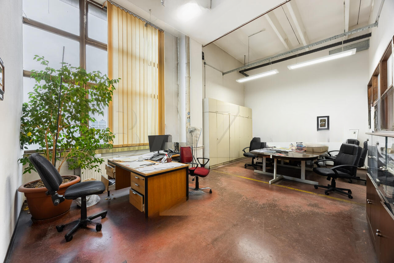 Офис в Любляне, Словения, 1 536 м² - фото 1