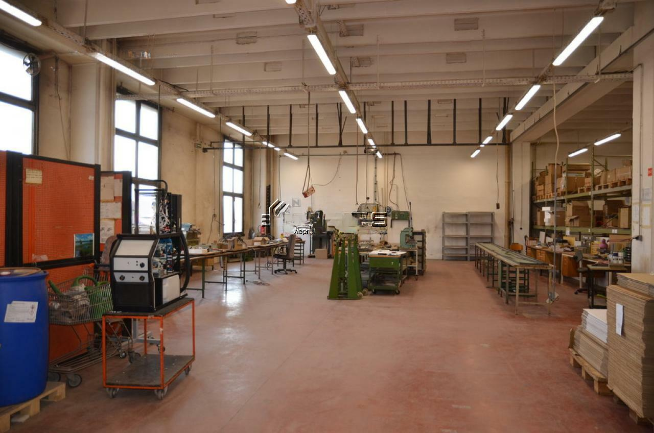 Офис в Любляне, Словения, 1 500 м² - фото 1