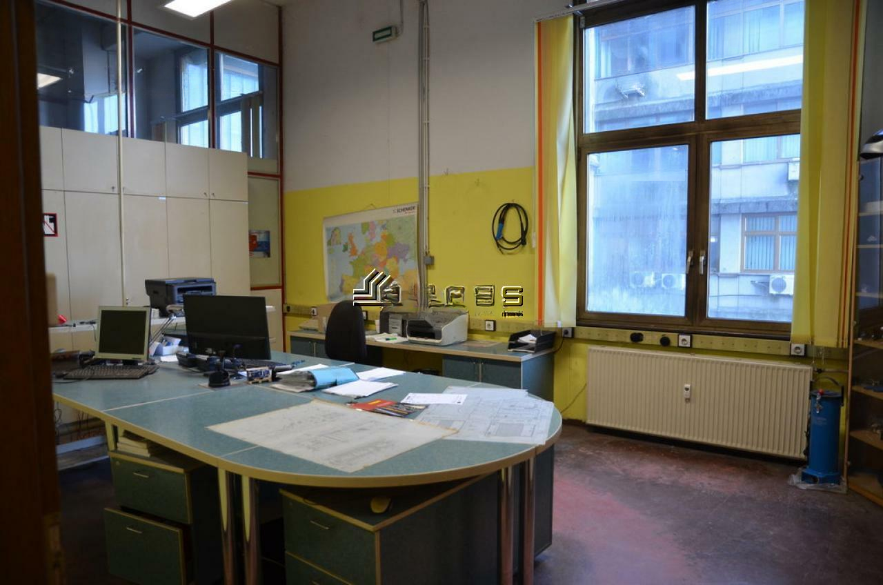 Офис в Любляне, Словения, 1 500 м² - фото 11