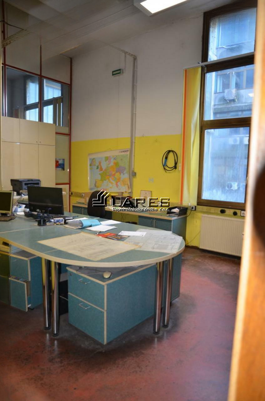 Офис в Любляне, Словения, 1 500 м² - фото 12