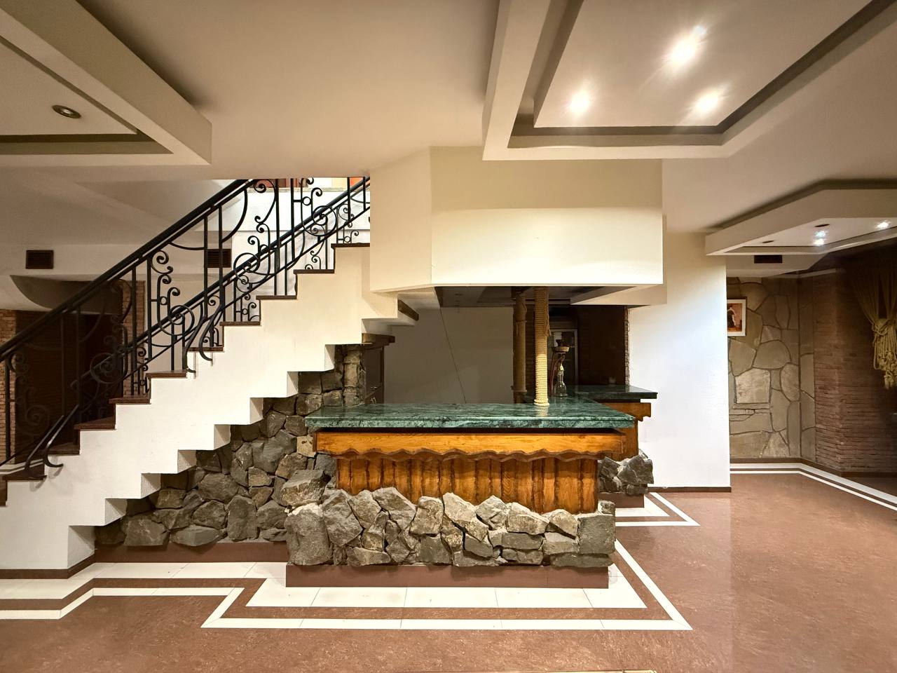 Отель, гостиница в Тбилиси, Грузия, 524 м² - фото 6