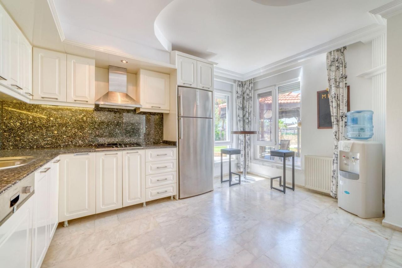 Апартаменты в Алании, Турция, 265 м² - фото 13