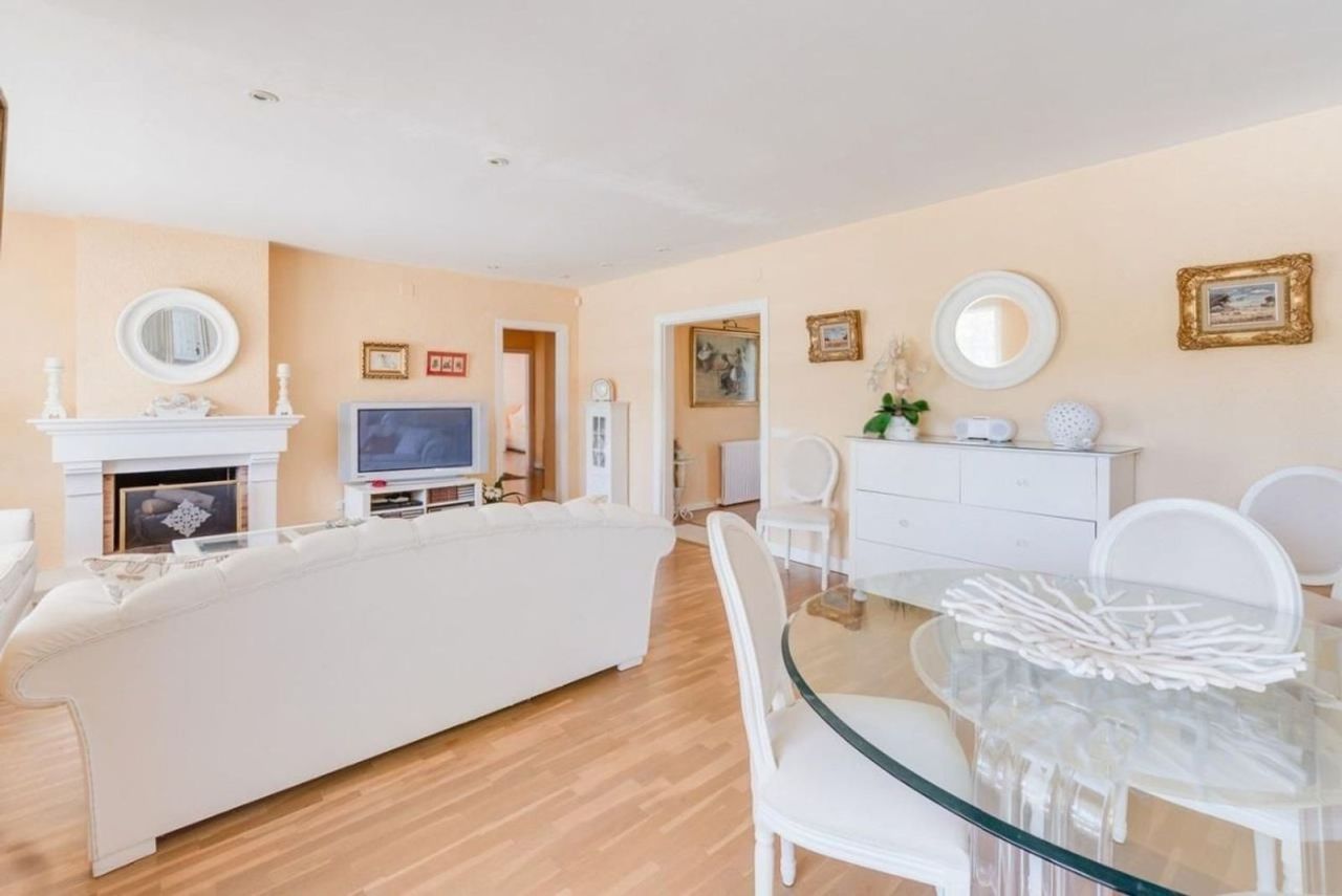 Дом в Барселоне, Испания, 650 м² - фото 3