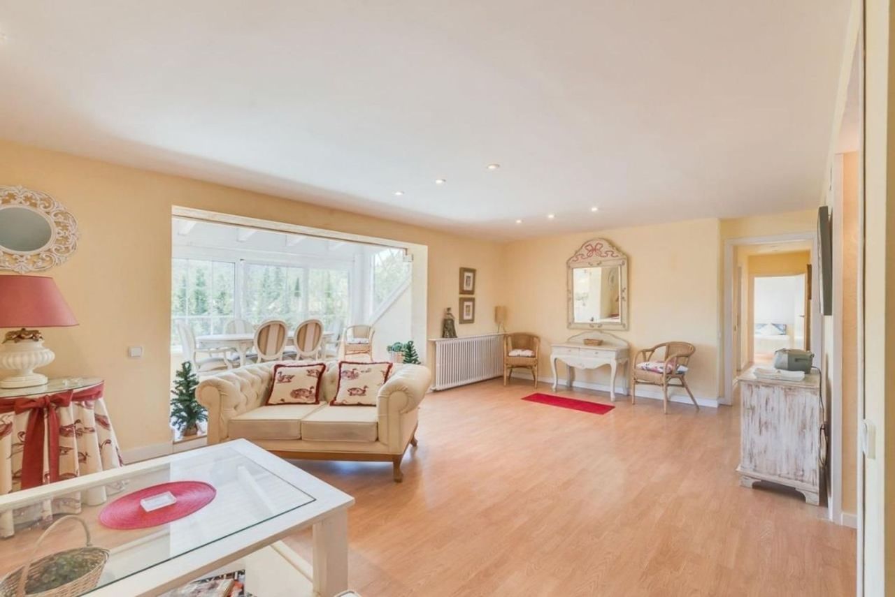 Дом в Барселоне, Испания, 650 м² - фото 18