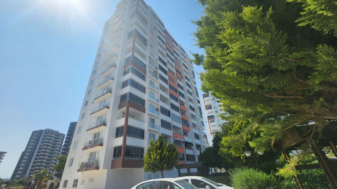 Квартира в Мерсине, Турция, 68 м² - фото 1