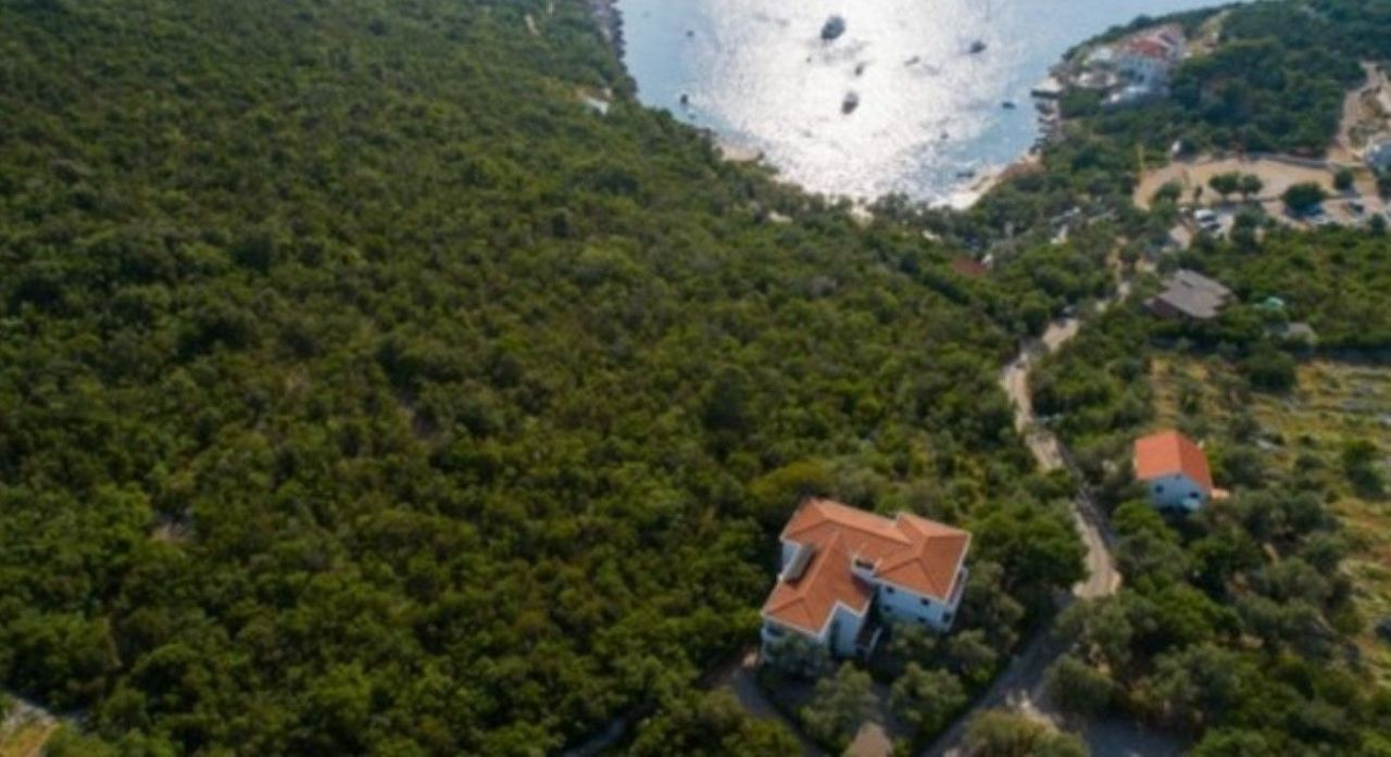 Земля в Мириште, Черногория, 3 600 м² - фото 2