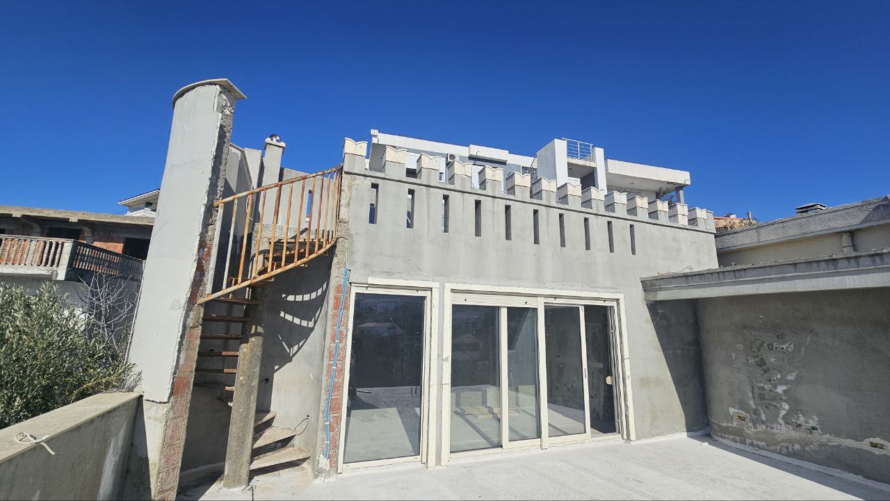 Дом в Улцине, Черногория, 205 м² - фото 1