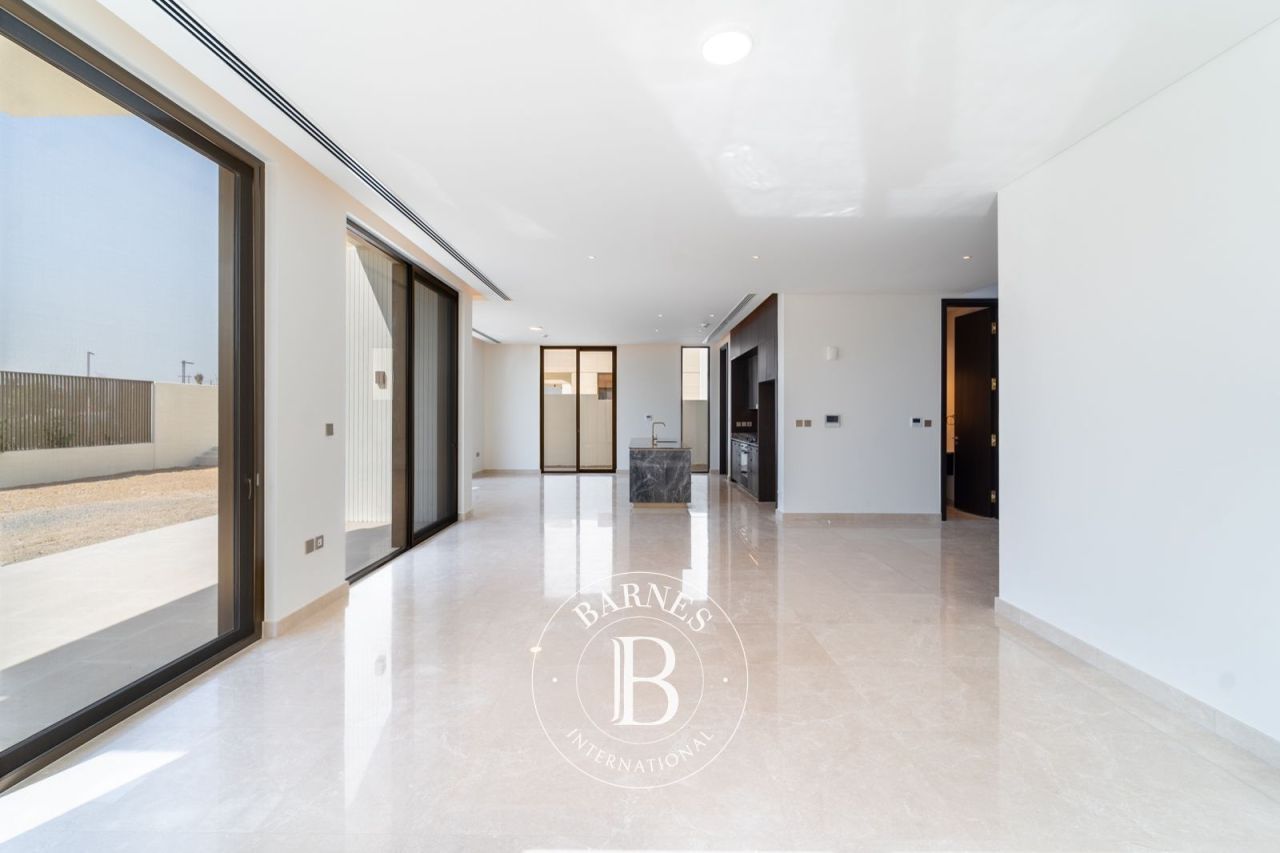 Вилла в Дубае, ОАЭ, 482.8 м² - фото 2