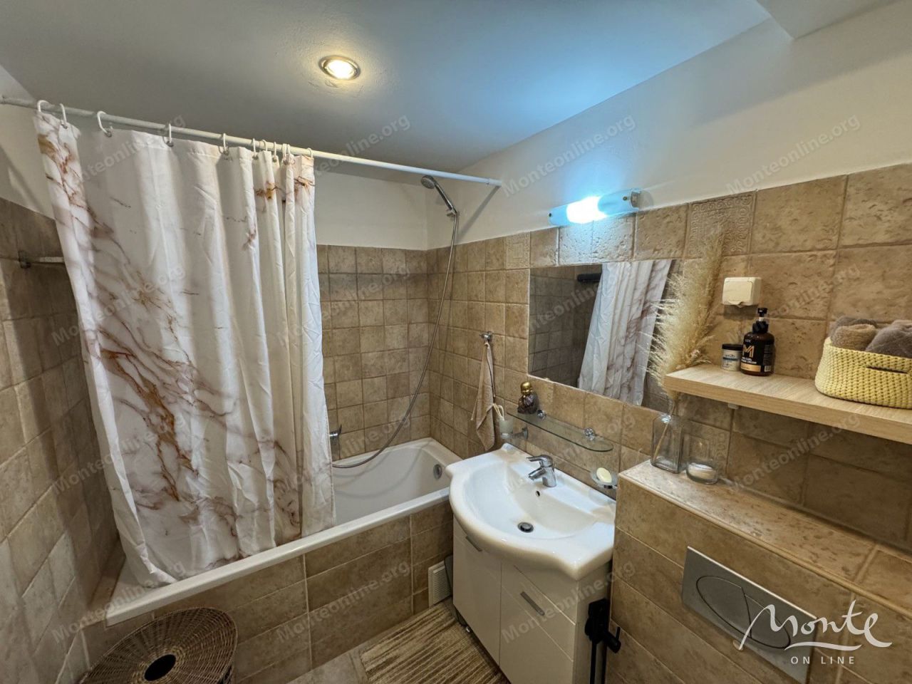 Апартаменты в Доброте, Черногория, 74 м² - фото 14