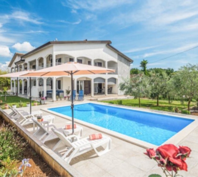 Дом в Порече, Хорватия, 480 м² - фото 1