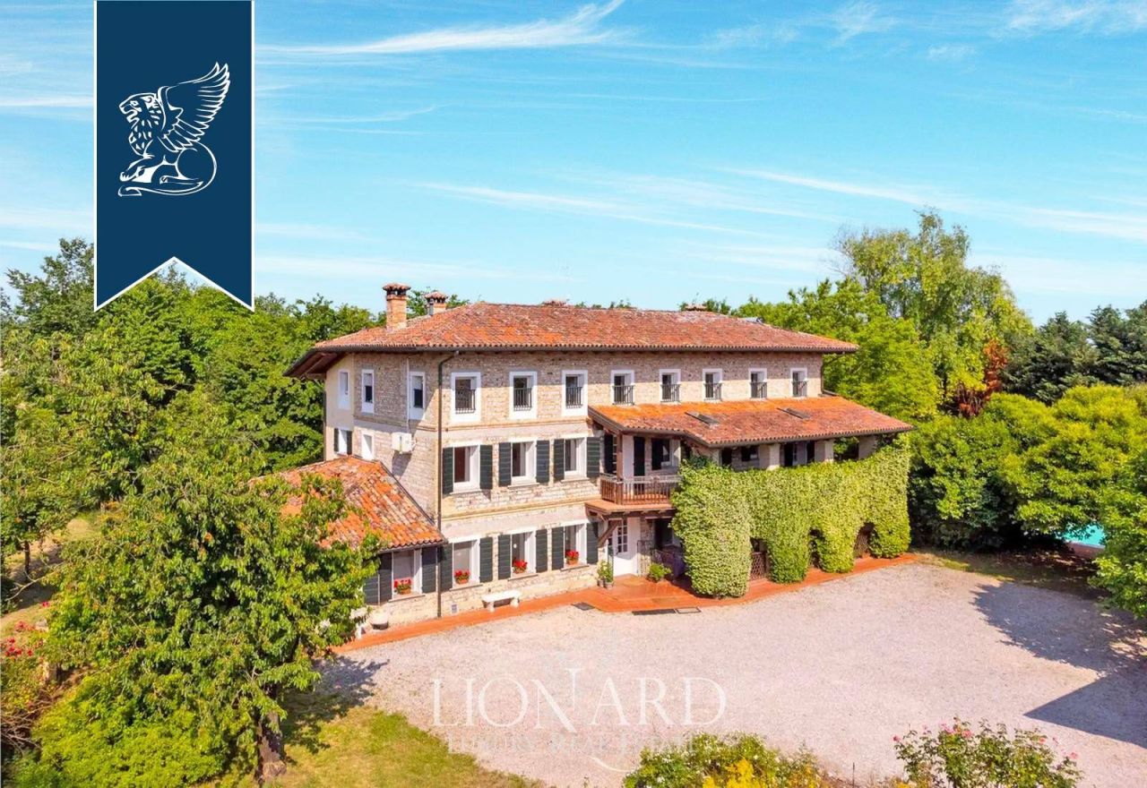 Вилла в Порденоне, Италия, 1 176 м² - фото 2