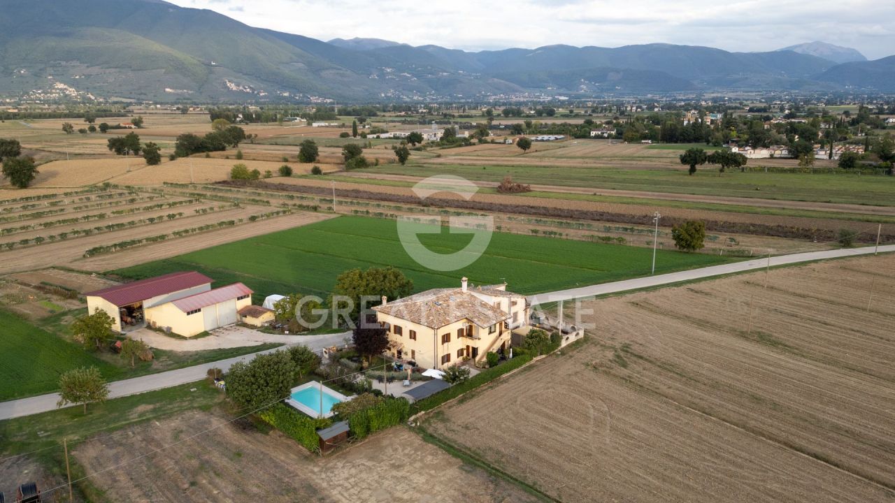 Дом Castel Ritaldi, Италия, 300 м² - фото 1