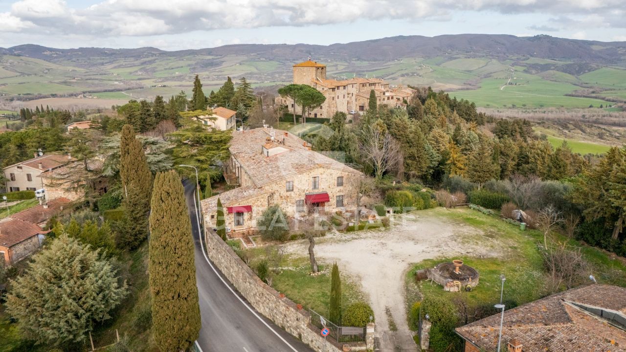 Дом Radicofani, Италия, 566.1 м² - фото 1