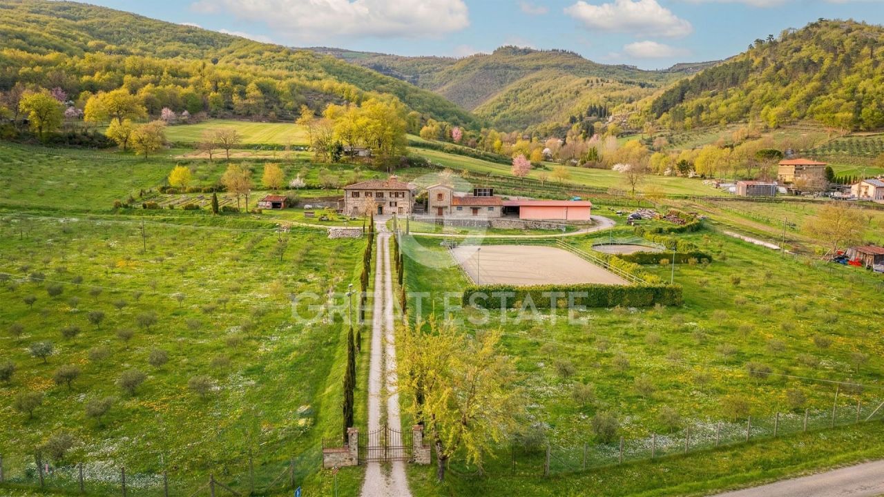 Дом Castel Focognano, Италия, 414 м² - фото 3