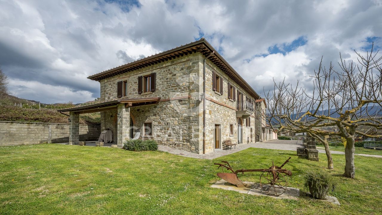 Дом Castel Focognano, Италия, 414 м² - фото 5