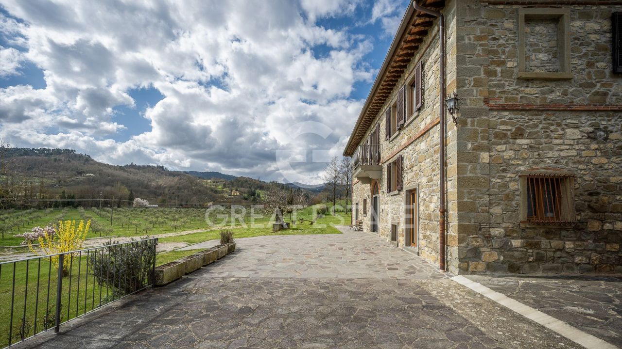 Дом Castel Focognano, Италия, 414 м² - фото 7