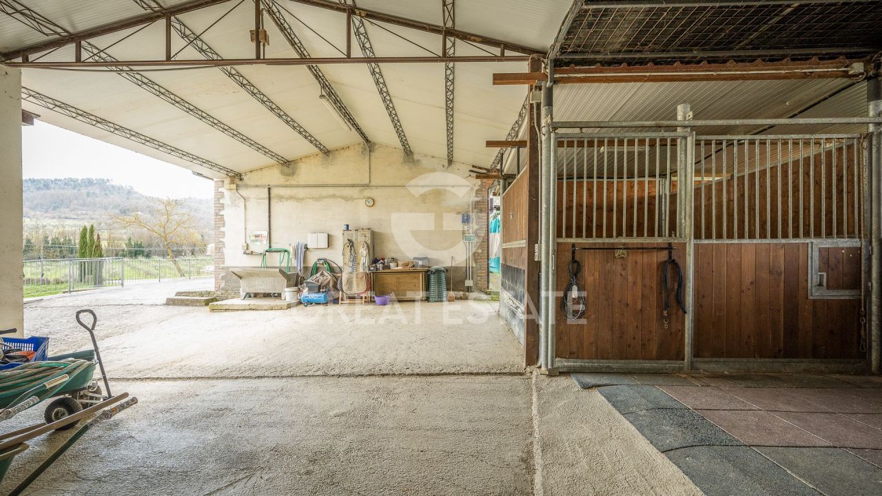 Дом Castel Focognano, Италия, 414 м² - фото 8