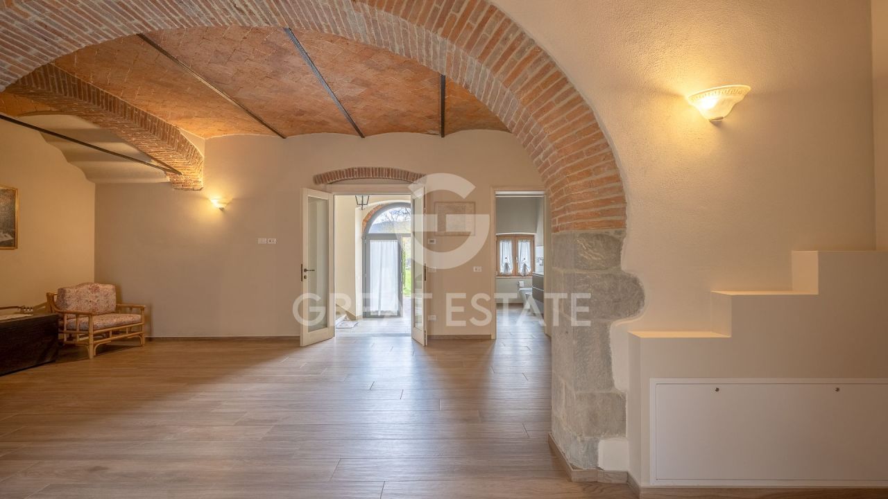 Дом Castel Focognano, Италия, 414 м² - фото 9