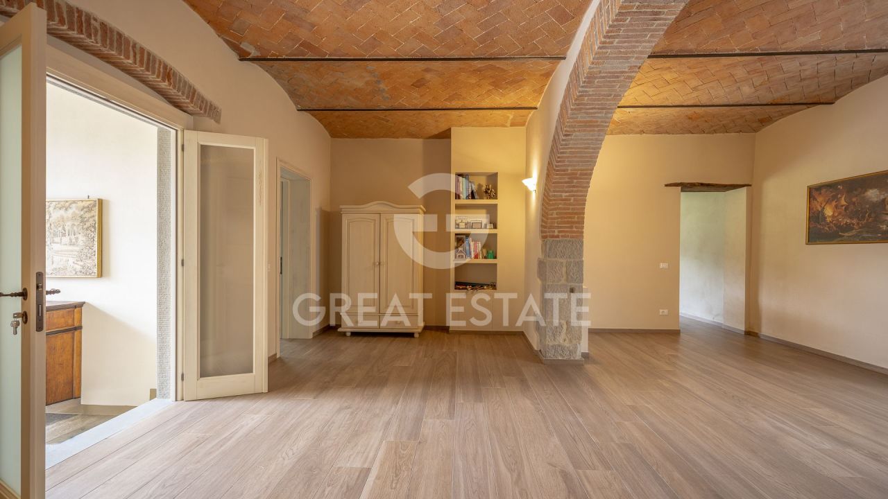 Дом Castel Focognano, Италия, 414 м² - фото 10