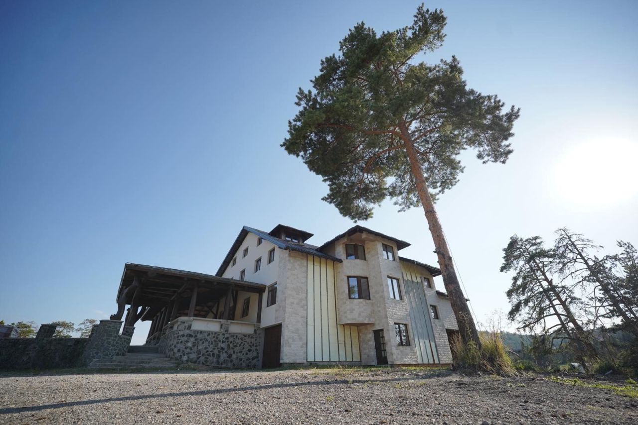 Отель, гостиница в Златиборе, Сербия, 1 090 м² - фото 1
