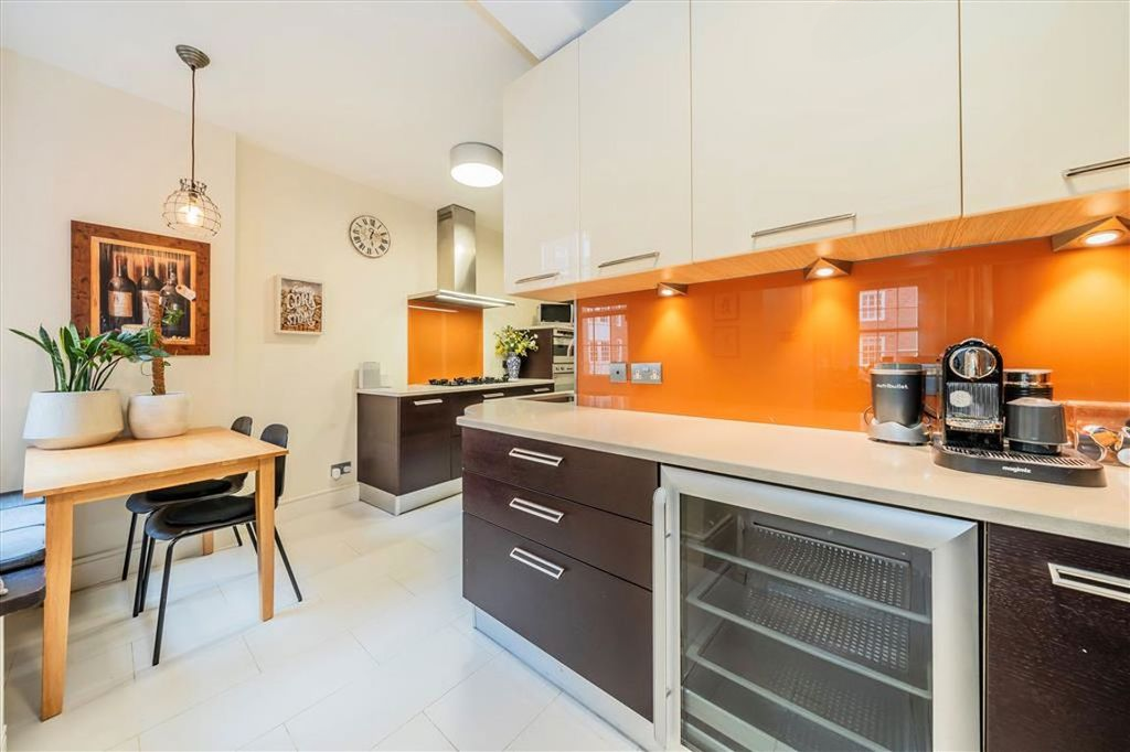 Квартира в Лондоне, Великобритания, 5 м² - фото 1