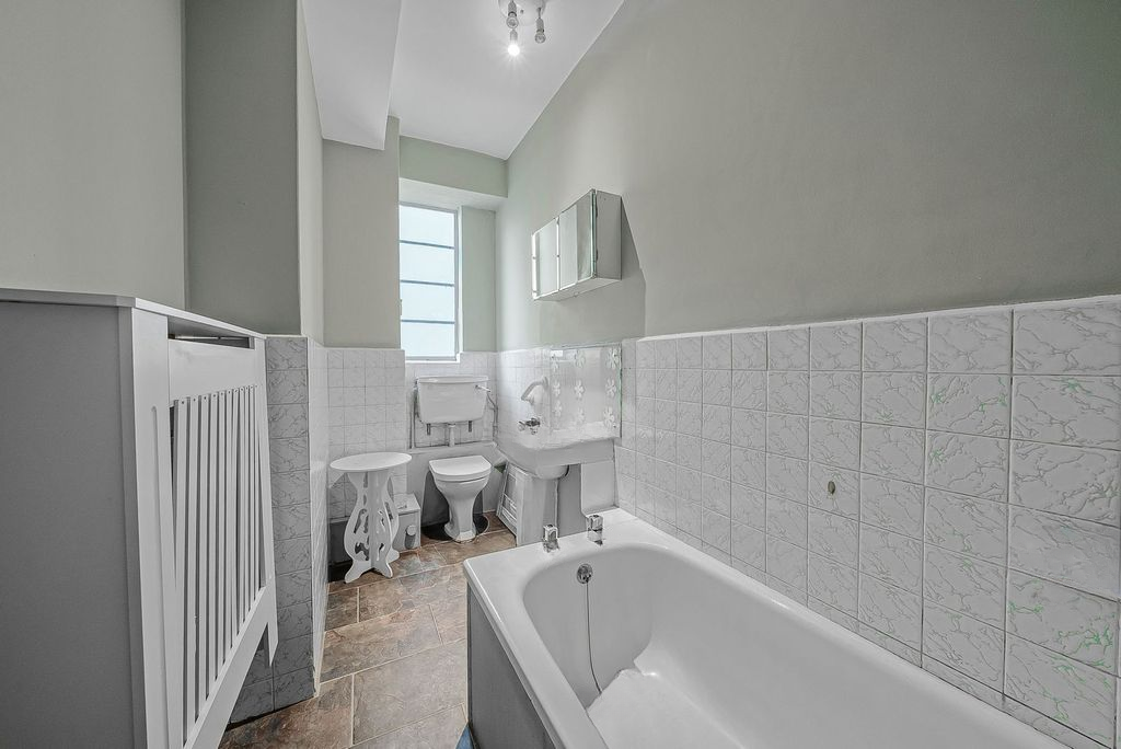 Квартира в Лондоне, Великобритания, 28 м² - фото 2