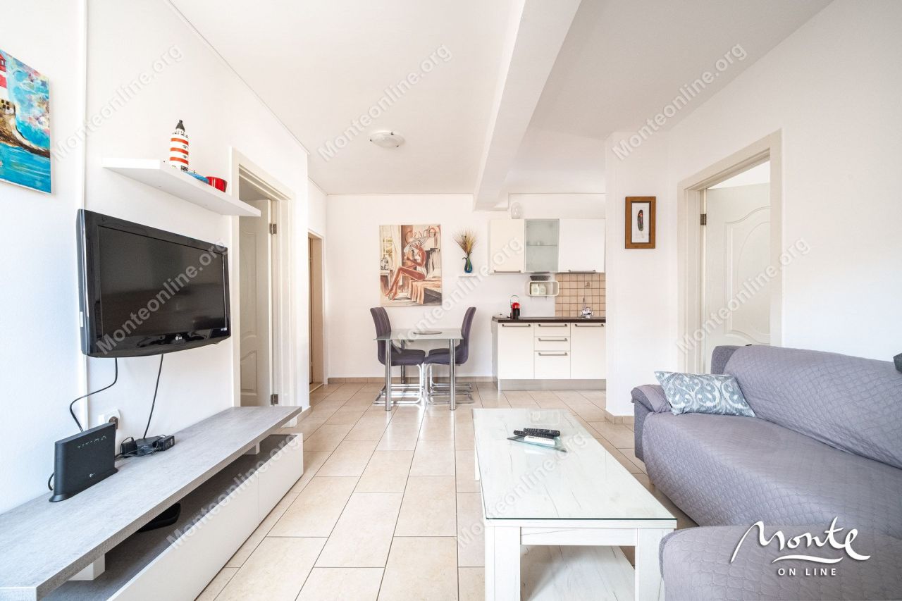 Апартаменты в Тивате, Черногория, 55 м² - фото 2